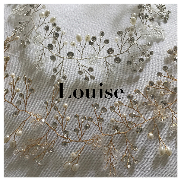 Le headband LOUISE de la collection mariage Epouse-Moi se compose d'une structure dorée ou argentée avec des petits strass, perles et cristaux.