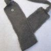 Le headband MON SYLVIE gris souris collection hiver Protège-Moi est fait main 100% mohair. Il est doux, chaud, agréable à porter pour une allure casual et chic.
