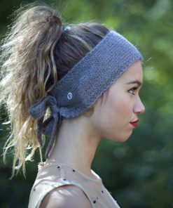 Le headband MON SYLVIE gris souris de la collection hiver Protège-Moi est doux, chaux et agréable à porter.