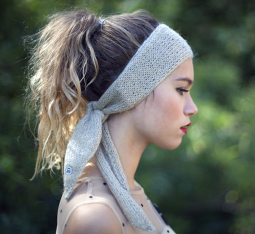 Le headband MON LOU ficelle de la collection Protège-Moi est un modèle d’hiver, 100% mohair.