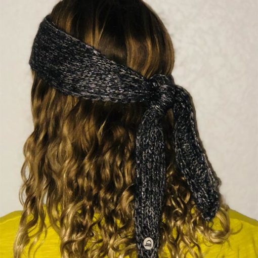 Avec le headband MON JOHNNY gris anthracite & argent de la collection hiver Protège-Moi vos oreilles seront bien chaud