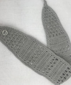 Le headband KATE gris Ida Degliame est un bandeau, en crochet, fait main