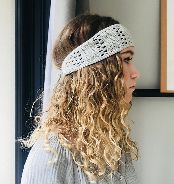 Le headband KATE gris Ida Degliame est un bandeau en crochet 100% coton