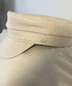 La Casquette du Bassin IDA DEGLIAME lait est un modèle en coton et lin.