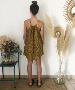La robe LOU Léopard jaune IDA DEGLIAME est en taille unique et est fabriquée en France