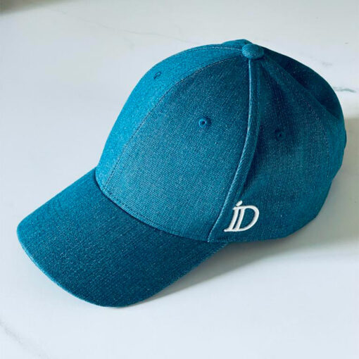 la casquette id ALL IDA DEGLIAME se décline en couleur jean