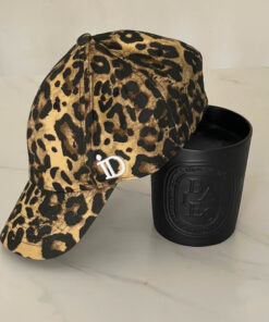 La casquette ID et son motif léopard mettra un côté sauvage à votre tenue