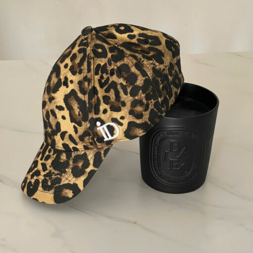 La casquette ID et son motif léopard mettra un côté sauvage à votre tenue