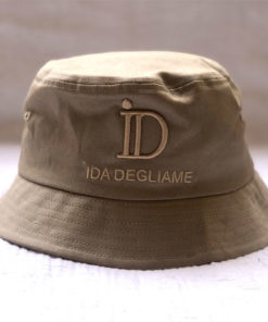 Le Bob ID All IDA DEGLIAME est un petit bob chic et cool qui vous accompagnera partout. Bob femme, taille unique. 100% coton. Camel, marine et gris anthracite