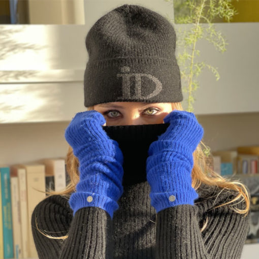 Le pull Mon Petit Wrap IDA DEGLIAME est très chaud pour l'hiver