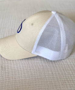 La casquette ROAD TRIP IDA DEGLIAME existe aussi en beige avec filet blanc derrière