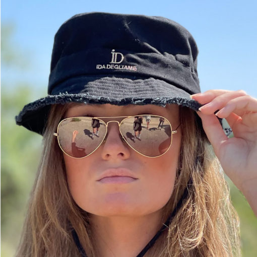 le chapeau wild ida degliame vous donnera l’allure d’une aventurière. So chic !