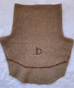 Le col chic ida degliame se compose de 80 % cachemire 15% laine 5 % viscose.