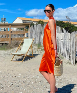 La robe Paris IDA DEGLIAME orange sera la pièce majeure de votre été.