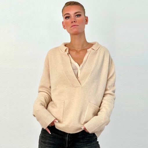 Très décontracté avec un tee-shirt en dessous, le pull BFF IDA DEGLIAME beige vous accompagnera tout l'hiver avec douceur