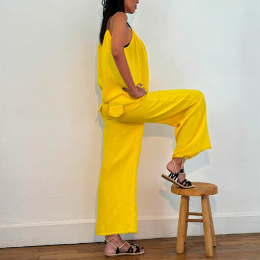 Le pantalon IBIZA de la collection sauvage IDA DEGLIAME existe en couleur, c'est un incontournable pour votre été