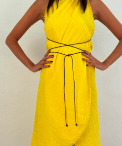 La robe paréo TULUM de la collection sauvage IDA DEGLIAME jaune est décontractée