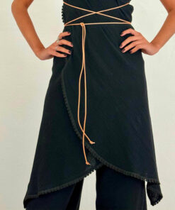 La robe paréo TULUM de la collection sauvage IDA DEGLIAME couleur noir vous offrira un look chic, décontracté et bohème