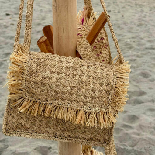 Le sac à main LAETI IDA DEGLIAME 100% raphia se décline en coloris naturel