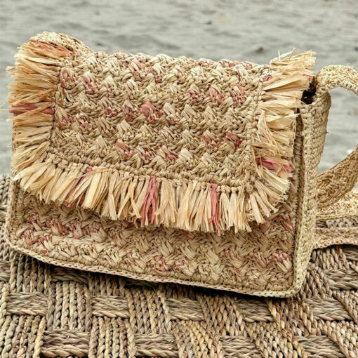 Le sac à main LAETI IDA DEGLIAME 100% raphia et taille unique se décline en rose pale
