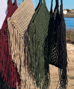 le karma bag ida degliame se décline en plusieurs coloris lin, bordeaux, cognac, kaki, marine noir de quoi s’accorder à tous les styles