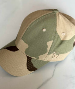 LA CASQUETTE ID ALL IDA DEGLIAME se décline motif army couleur sable