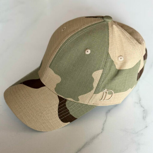 LA CASQUETTE ID ALL IDA DEGLIAME se décline motif army couleur sable