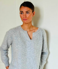Pull PIA IDA DEGLIAME gris clair en 100% cachemire de vison, pull femme élégant et doux.