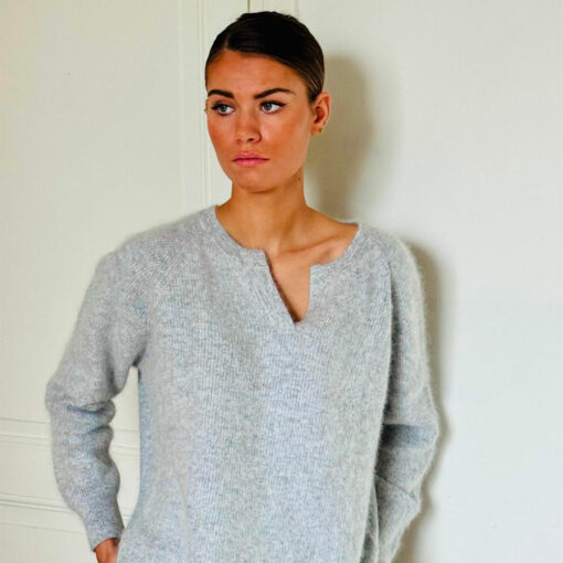 Pull PIA IDA DEGLIAME gris clair en 100% cachemire de vison, pull femme élégant et doux.