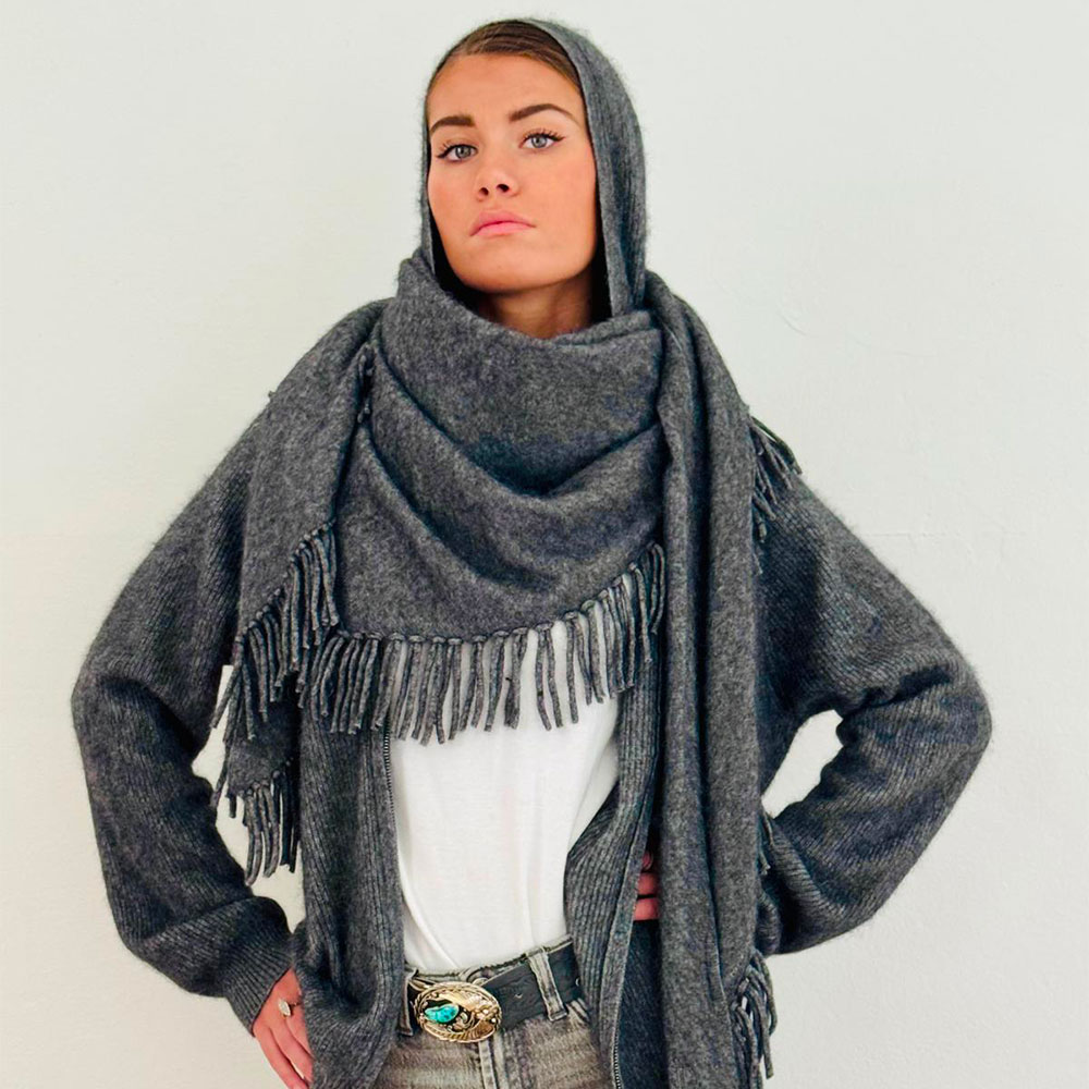 Gilet Gala IDA DEGLIAME gris anthracite en cachemire de vison, à associer à l'écharpe DAVINA