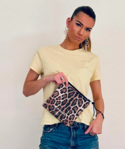 Pochette carrée L’Indomptable Léopard IDA DEGLIAME, motif léopard, style tendance et format compact pour le quotidien.