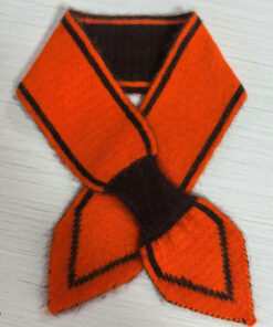 l'Écharpe cravate La Lavallière by ID couleur se décline couleur orange corail et chocolat noir