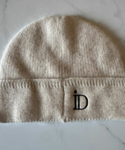 le bonnet georgia ida degliame, en cachemire de vison, se décline couleur nude